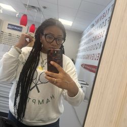 Levin Eyecare - Glyndon - Ample mirrors to try on frames