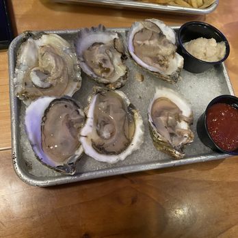 The Claw House - Fresh oysters - Seafood Near Me - Murrells Inlet, South Carolina