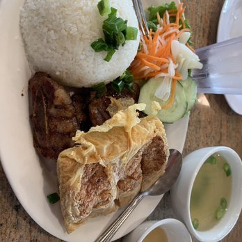 Com Tam Dat Thanh - Beef ribs with fried shrimp cake - Vietnamese Near Me - San Jose, California Com Tam Dat Thanh - Beef ribs with fried shrimp cake - Vietnamese Near Me - San Jose, California