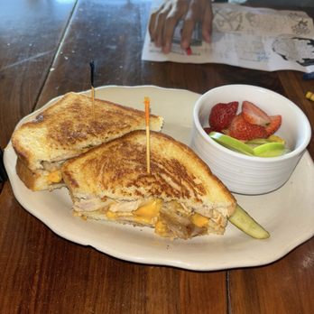 New Vintage Grill - Turkey Melt - Pizza Near Me - Bakersfield, California New Vintage Grill - Turkey Melt - Pizza Near Me - Bakersfield, California