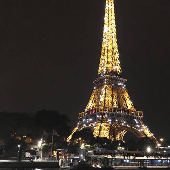 Le Calife - Stop at Eiffel Tower just as it lights up and sparkles! - French Near Me - Paris, 75