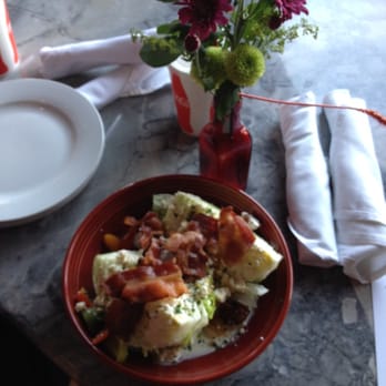 Custom Pie and Bar - Pizza Near Me - Moorpark, California