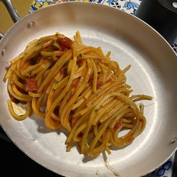 Bottega Farina - fresh pasta with tomatoes, garlic and basil - Pasta Shops Near Me - Milan, Michigan Bottega Farina - fresh pasta with tomatoes, garlic and basil - Pasta Shops Near Me - Milan, Michigan