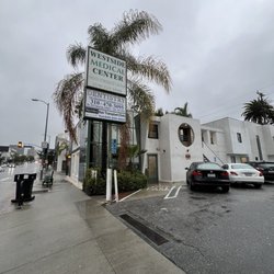 Sohrab Yamini, MD - Dr Sohrab Yamini's offices in Westwood Ave. Free parking right there.