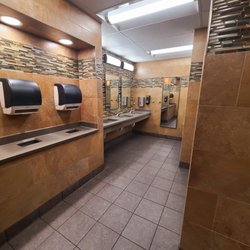 Pilot Flying J Truck Care - Women's Restroom