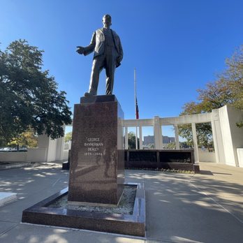 Dealey Plaza - Landmarks & Historical Buildings Near Me - Dallas, Texas Dealey Plaza - Landmarks & Historical Buildings Near Me - Dallas, Texas