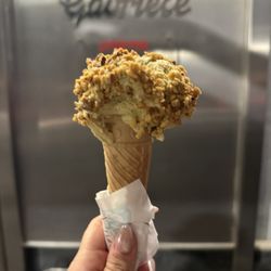 Gabriele - Gelato IG: @whatschriseating