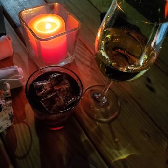 Chelsea's Kitchen - Waiting outdoors for our table. - New American Near Me - Phoenix, Arizona