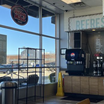 Jersey Mike's Subs - Self serve drinks - Sandwiches Near Me - Schaumburg, Illinois