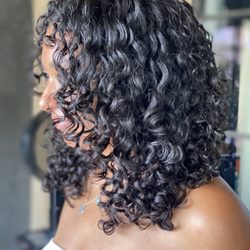 Marissa J Curls