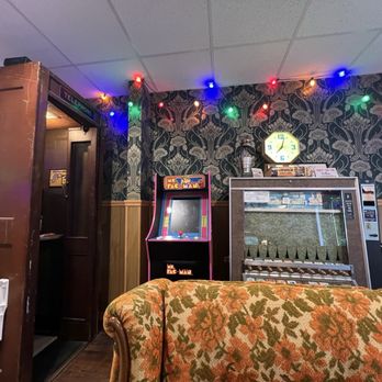 Casano’s Pizza Parlor - Inside decor - Pizza Near Me - Rutherford, New Jersey Casano’s Pizza Parlor - Inside decor - Pizza Near Me - Rutherford, New Jersey