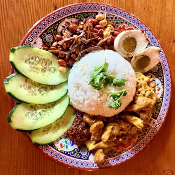 Kedai Makan - Nasi Lemak (Chicken Curry) - Malaysian Near Me - Seattle, Washington Kedai Makan - Nasi Lemak (Chicken Curry) - Malaysian Near Me - Seattle, Washington