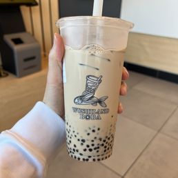 Roasted oolong milk tea with mini bobas: love the mini bobas Roasted oolong milk tea with mini bobas: love the mini bobas