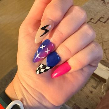 Lan’s Nails  - I went to Lollapalooza in Chicago last summer. - Nail Salons Near Me - Urban Honolulu, Hawaii