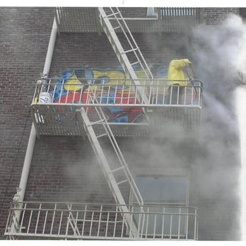 Crystal Clear Window Cleaning & Pressure Wash Services - Pressure Washing for Graffiti Removal - Window Washing Near Me - Vallejo, California