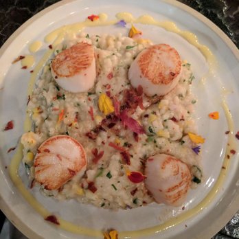 Winslow's Tavern - Scallops with corn risotto and crispy pancetta - Bars Near Me - Wellfleet, Massachusetts Winslow's Tavern - Scallops with corn risotto and crispy pancetta - Bars Near Me - Wellfleet, Massachusetts