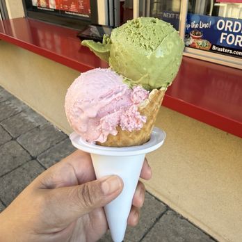 Bruster's Real Ice Cream - Desserts Near Me - La Canada, California