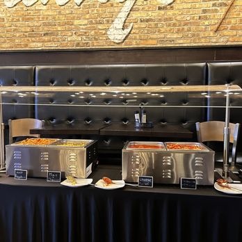 Danny's Pizza and Burger Bar - Pasta station, rigatoni with vodka sauce, macaroni and cheese, homemade raviolis, and mostaccioli with meat sauce - Pizza Near Me - Bolingbrook, Illinois