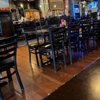 Bent River Brewing - Inside - Brewpubs Near Me - Moline, Illinois