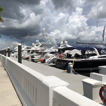 PIER 22 - New American Near Me - Bradenton, Florida
