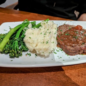 Hard Hat Tavern - Durham - Classic meatloaf with gravy. Yum! - Pubs Near Me - Durham, Connecticut