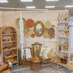Frankfort Peddlers Mall - Boho decor