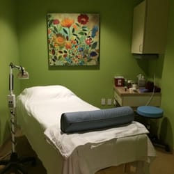 Pulling Down the Moon - Rooms: Acupuncture & Massage