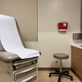 Accelerated Urgent Care - Urgent Care Near Me - Bakersfield, California Accelerated Urgent Care - Urgent Care Near Me - Bakersfield, California
