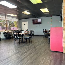 Taco con Todo - Dining room
