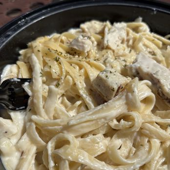 Mac Pizza & Wings - Chicken Fettuccine Alfredo - Pizza Near Me - Richmond, Virginia Mac Pizza & Wings - Chicken Fettuccine Alfredo - Pizza Near Me - Richmond, Virginia