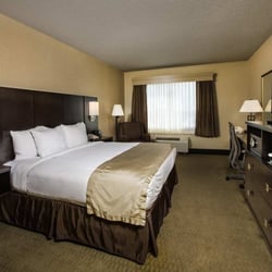 DoubleTree by Hilton Hotel Wichita Airport