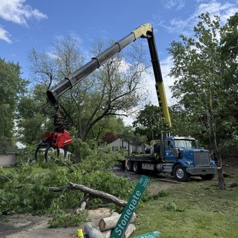 Leveled Up Tree & Crane - Crane assisted tree removal - Tree Services Near Me - Chillicothe, Illinois Leveled Up Tree & Crane - Crane assisted tree removal - Tree Services Near Me - Chillicothe, Illinois