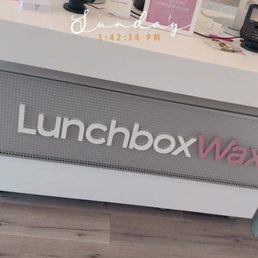 Front desk! Front desk!