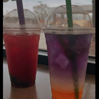 YURA NUNA - Left was strawberry with boba-- right was passion fruit sparkler?? - Korean Near Me - Joliet, Illinois YURA NUNA - Left was strawberry with boba-- right was passion fruit sparkler?? - Korean Near Me - Joliet, Illinois