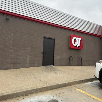QuikTrip - Outside - Convenience Stores Near Me - Tulsa, Oklahoma
