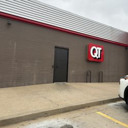 QuikTrip - Outside