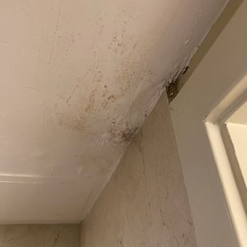 Victorian Inn - Mold over the shower - Hotels Near Me - Monterey, California Victorian Inn - Mold over the shower - Hotels Near Me - Monterey, California