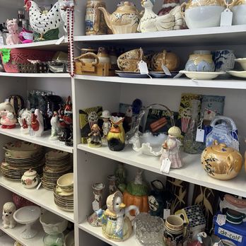 Collins Street Junction - Antiques Near Me - Plant City, Florida