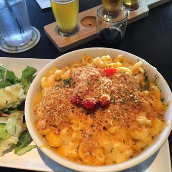 Fronk's - A picture of beauty. Mac n cheese with pulled pork underneath. Heaven. - Burgers Near Me - Bellflower, California