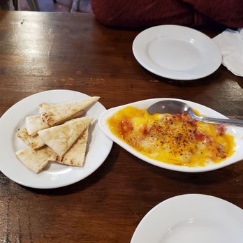 Leahi Bar & Grill - Cheesy Garlic Apptzr w Pita - Bars Near Me - Honolulu, Hawaii Leahi Bar & Grill - Cheesy Garlic Apptzr w Pita - Bars Near Me - Honolulu, Hawaii