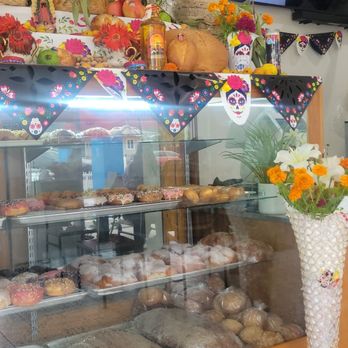 Chelsy's Bakery Restaurant - Donuts and altar, dia de los Muertos - Donuts Near Me - Azusa, California Chelsy's Bakery Restaurant - Donuts and altar, dia de los Muertos - Donuts Near Me - Azusa, California