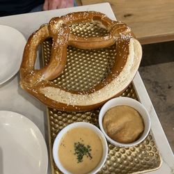 Off Main Tavern - Bavarian pretzel