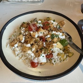 Meddys - Big Bowls with chicken - Mediterranean Near Me - Kansas City, Missouri Meddys - Big Bowls with chicken - Mediterranean Near Me - Kansas City, Missouri