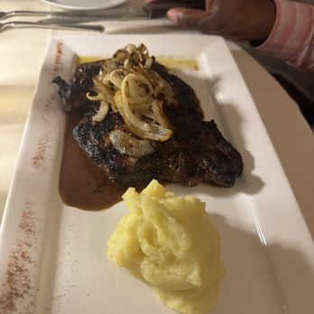 Metuchen Inn - Tbone steak 18oz - New American Near Me - Metuchen, New Jersey Metuchen Inn - Tbone steak 18oz - New American Near Me - Metuchen, New Jersey