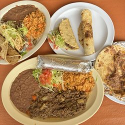 El Milagrito Café - Picadillo plate