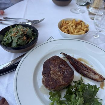 Girafe - Steak & spinach salad - French Near Me - Paris, 75 Girafe - Steak & spinach salad - French Near Me - Paris, 75