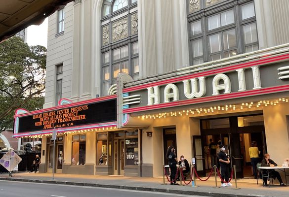 Hawaii Theatre by null
