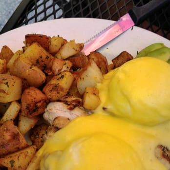 Katrina's Cafe - Eggs Benedict. - Breakfast & Brunch Near Me - Auburn, California