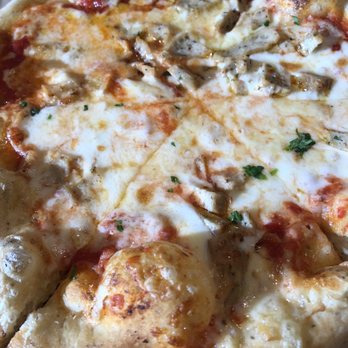 True Food Kitchen - Chicken pizza - New American Near Me - Alpharetta, Georgia True Food Kitchen - Chicken pizza - New American Near Me - Alpharetta, Georgia