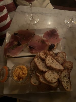 Vanguard Wine Bar (Upper East Side) by null